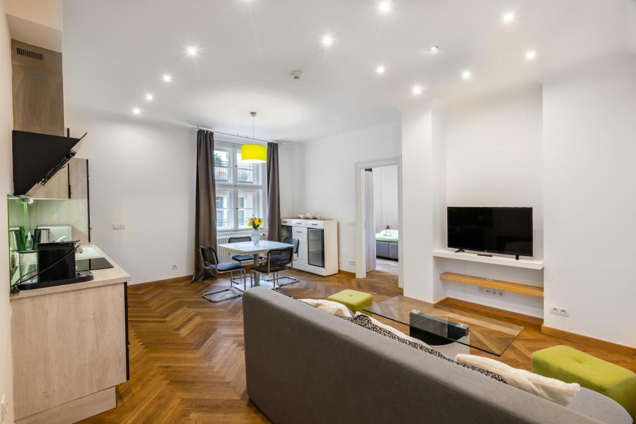 Dlouha Palace - Live In One Of The Best Streets Praga Esterno foto