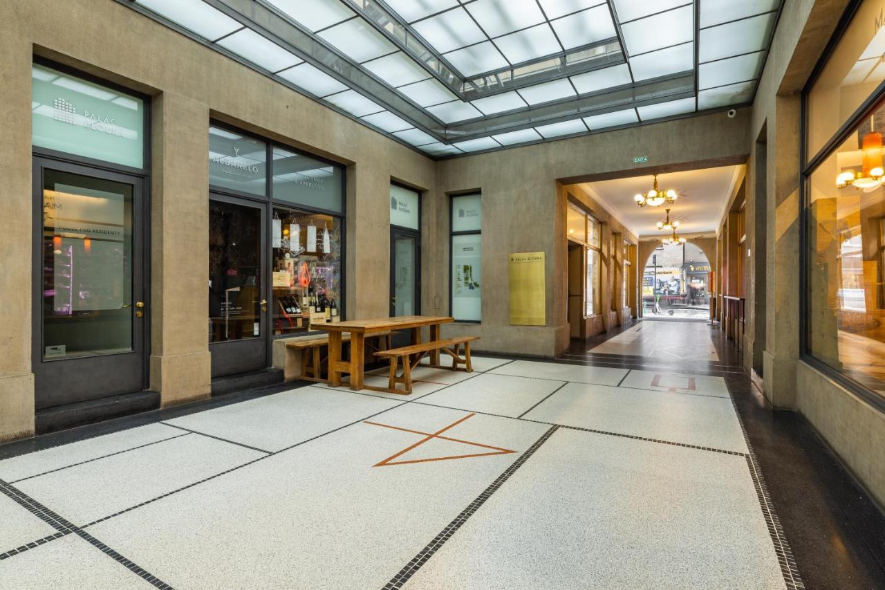 Dlouha Palace - Live In One Of The Best Streets Praga Esterno foto